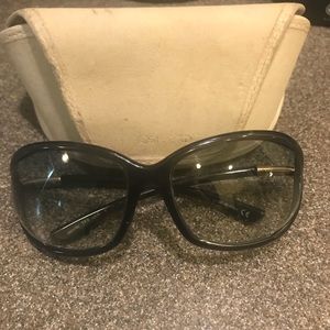 Tom Ford 💯% Authentic Jennifer Sunglasses in Gray